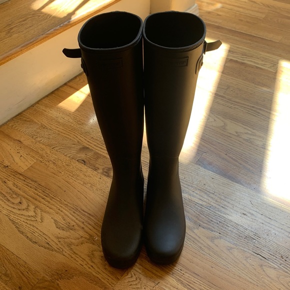 HUNTER Women’s Rain Boots Tall - Picture 1 of 6